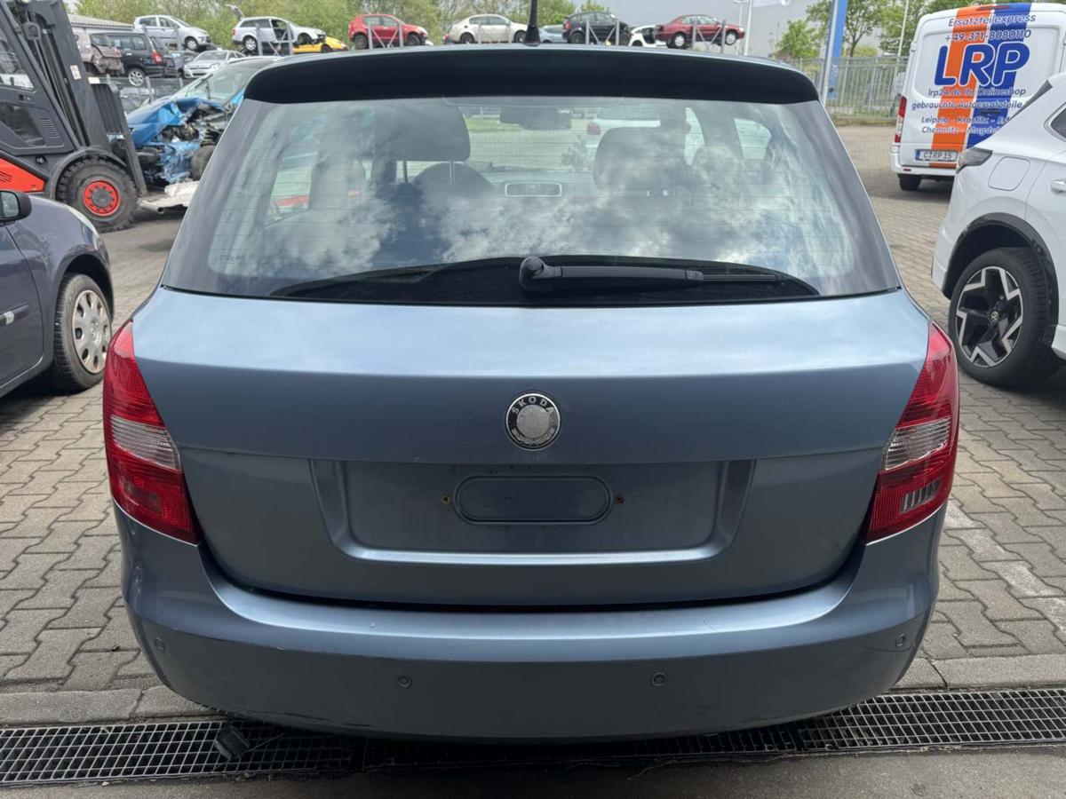 Skoda Fabia 2 5J original Hutablage Abdeckung Kofferraum Flie&szlig;heck Bj.2009